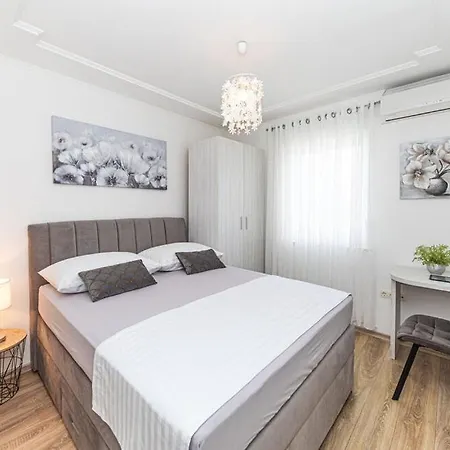 Apartman Casa Di Natalia, Spacious 2br For 6 Near ,free Parking *