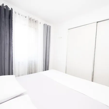 Casa Di Natalia, Spacious 2br For 6 Near ,free Parking Apartman Kastela