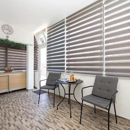 Casa Di Natalia, Spacious 2br For 6 Near ,free Parking Apartman Kastela