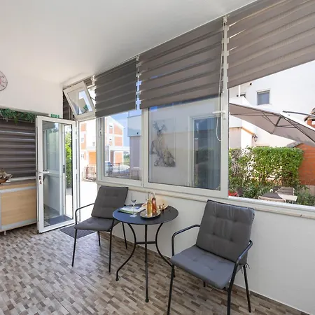 Casa Di Natalia, Spacious 2br For 6 Near ,free Parking *