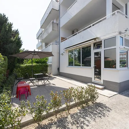 Casa Di Natalia, Spacious 2br For 6 Near ,free Parking * Kastela