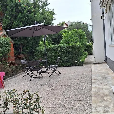 Apartman Casa Di Natalia, Spacious 2br For 6 Near ,free Parking *