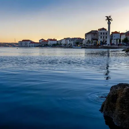 Apartman Casa Di Natalia, Spacious 2br For 6 Near ,free Parking *